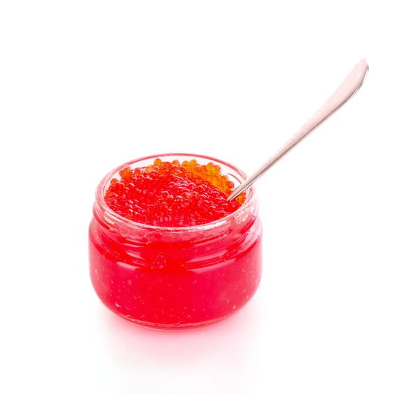 Caviar rojo sobre cuchara aislado sobre blanco — Foto de Stock