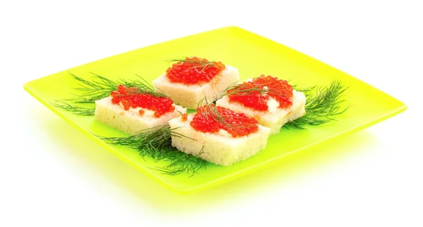 Kırmızı havyar ve ekmek üzerine beyaz izole — Stok fotoğraf