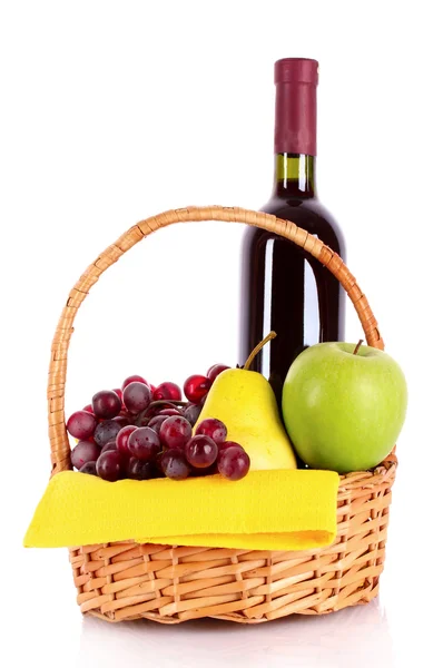 Κρασί και φρούτα που απομονώνονται σε λευκό — Φωτογραφία Αρχείου