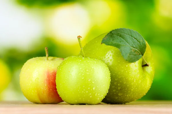Friske økologiske æbler - Stock-foto
