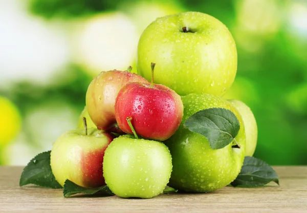 Νωπά βιολογικά μήλα — Φωτογραφία Αρχείου