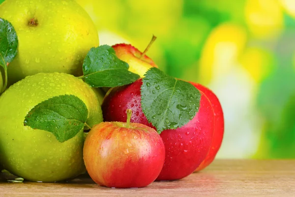 Fresh organic apples — Stock Photo, Image