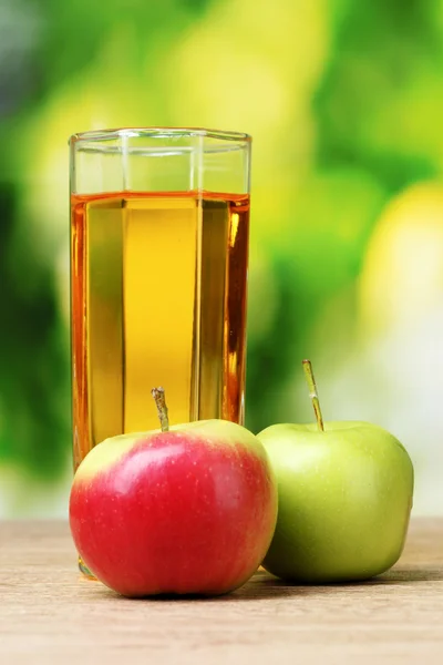 Healthy organic apple juice — Stock Photo, Image