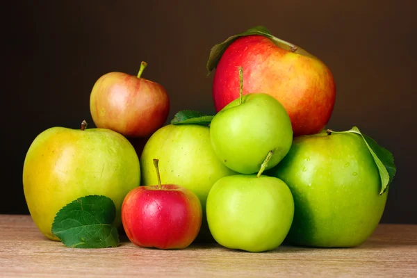 Muchas manzanas orgánicas frescas —  Fotos de Stock