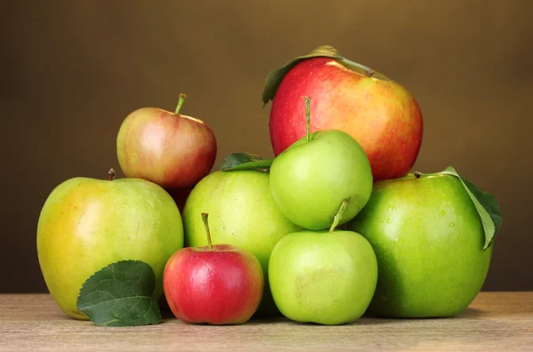 Birçok taze organik elma — Stok fotoğraf