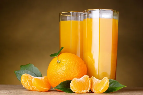 Glass of healthy fresh juice of mandarins — Stock Photo, Image