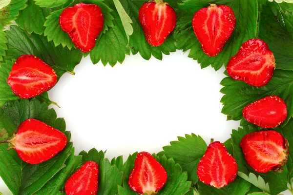 많은 딸기와 잎은 프레임 — 스톡 사진