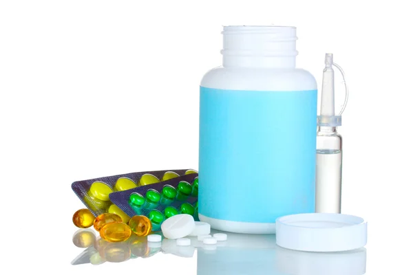 Медичні пляшки, ампули та таблетки — стокове фото