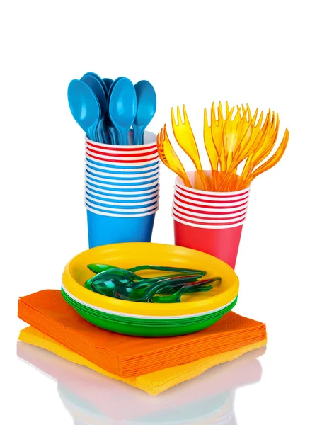 :明るいプラスチック製食器類とナプキン — ストック写真
