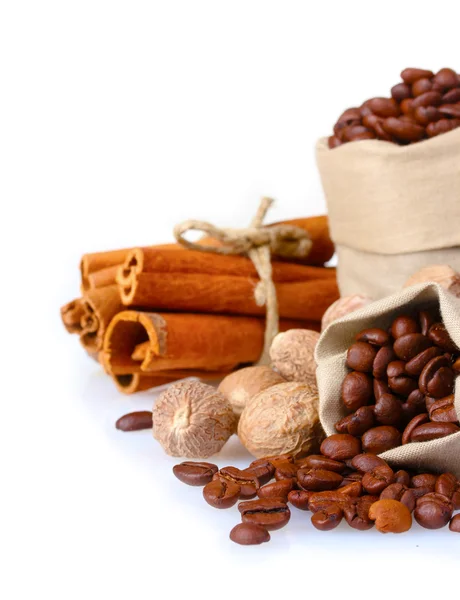 Koffie, kaneel en nootmuskaat — Stockfoto