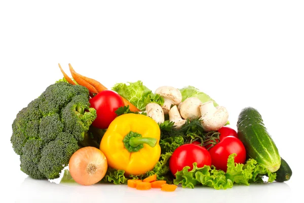 En uppsättning färska grönsaker isolerad på vit — Stockfoto