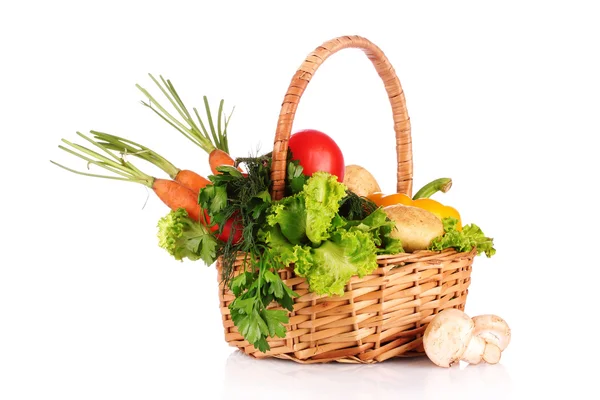Zelenina v košíku — Stock fotografie