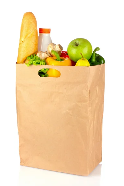 Warzywa w papierowej torebce na białym tle — Zdjęcie stockowe