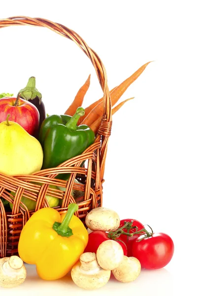 Verduras en una cesta —  Fotos de Stock