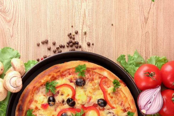Tasty pizza with olives and vegetables — Stock Photo, Image