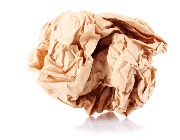 Bolas de papel arrugado marrón aisladas en blanco — Foto de Stock