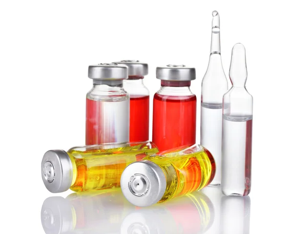 Ampollas médicas aisladas en blanco — Foto de Stock