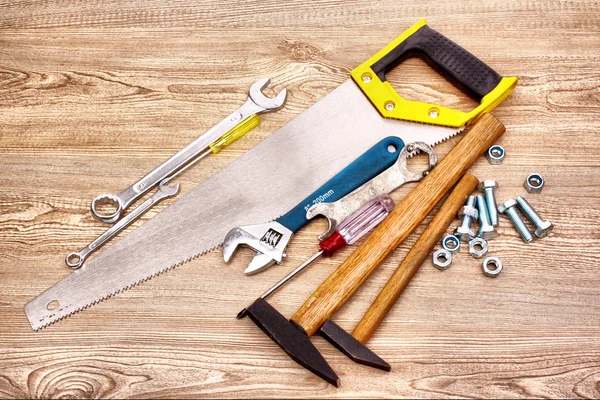 Tools op houten oppervlak — Stockfoto