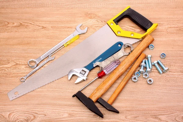 Werkzeuge auf Holzoberfläche — Stockfoto