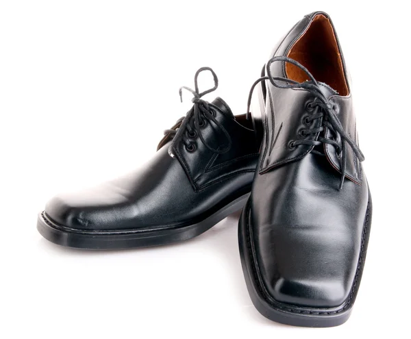Sapato de homem brilhante preto isolado em branco — Fotografia de Stock