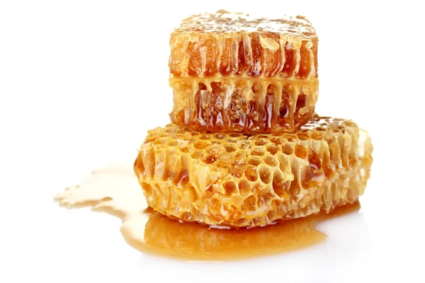 Χτένες με μέλι που απομονώνονται σε λευκό — Φωτογραφία Αρχείου