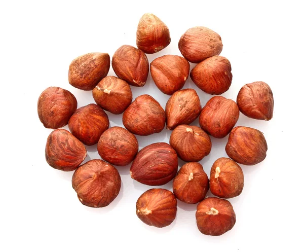 Lískové ořechy izolované na bílém pozadí — Stock fotografie