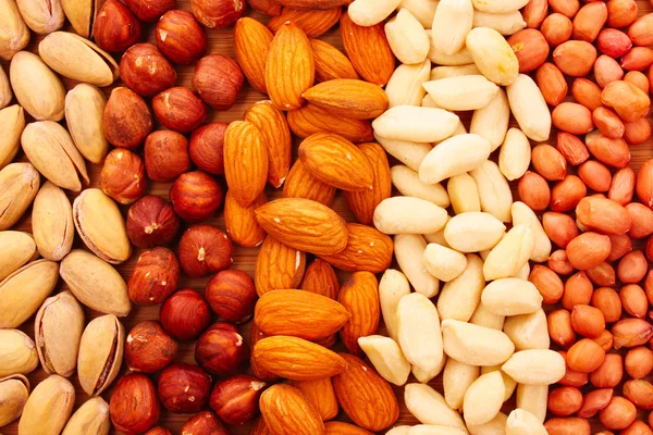 Olika typer av nötter — Stockfoto