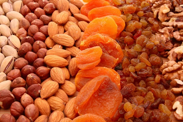 Diferentes tipos de frutos secos — Foto de Stock