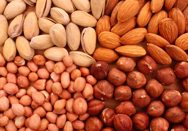 Olika typer av nötter — Stockfoto