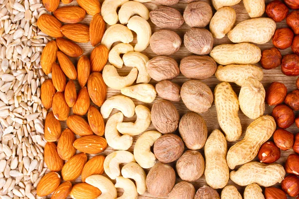 Орехи, арахис, фундук и миндаль Стоковое Фото