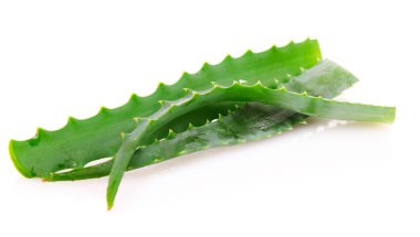 aloe vera üzerinde beyaz izole