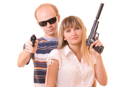 erkek ve kadın üzerinde beyaz izole silahlı