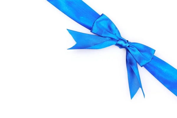 Fita azul e arco isolado no fundo branco — Fotografia de Stock