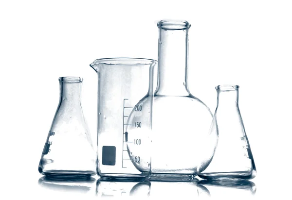Reagenzgläser in grauen Farben isoliert auf weiß. Laborglaskrieg — Stockfoto