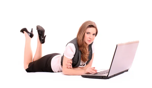 Dizüstü bilgisayarı olan kadın beyazda izole edilmiş. — Stok fotoğraf