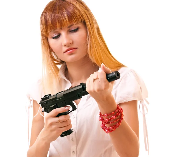 Silahlı genç bir kadın beyaz üzerine izole edilmiş. — Stok fotoğraf