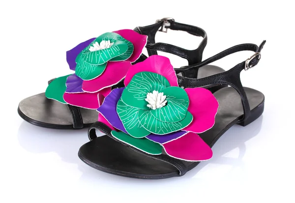 Belles sandales d'été avec fleur isolée sur blanc — Photo