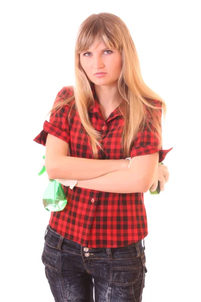 Ung arg kvinna med rengöringsmateriel isolerad på vit — Stockfoto
