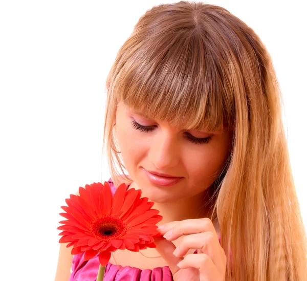 Ung kvinna med blomma isolerad på vit — Stockfoto