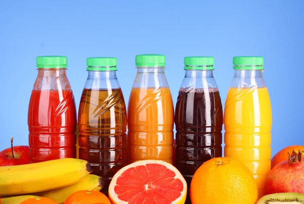 Fresh fruit and juices — Stock Photo, Image