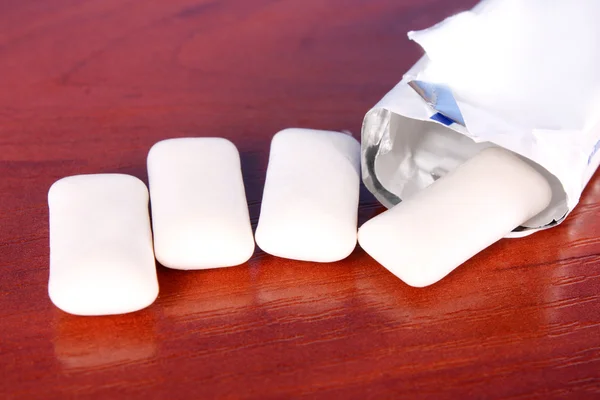 Chewing gums on brown — Stock Photo, Image