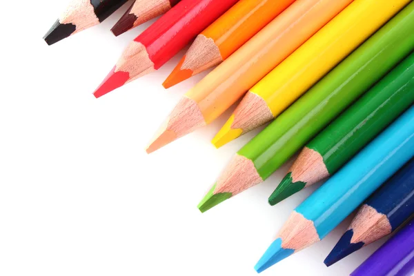 Kolorowe ołówki izolowane na białym tle — Zdjęcie stockowe