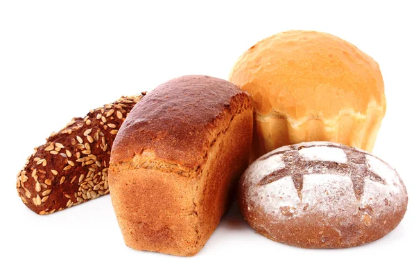 Свіжий пшеничний хліб. Ізольовані на білому тлі — стокове фото