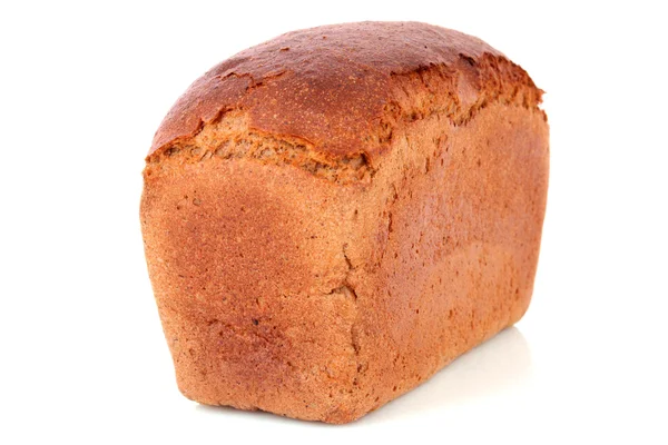 新鲜的小麦面包。因白人背景而被隔离 — 图库照片