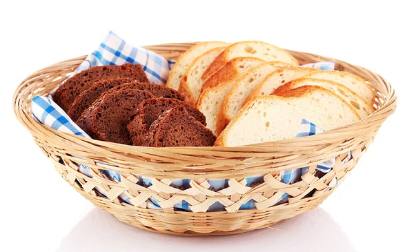 Brood in een mand geïsoleerd — Stockfoto