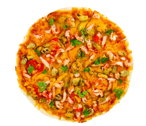 Délicieuse pizza aux fruits de mer isolés sur blanc — Photo