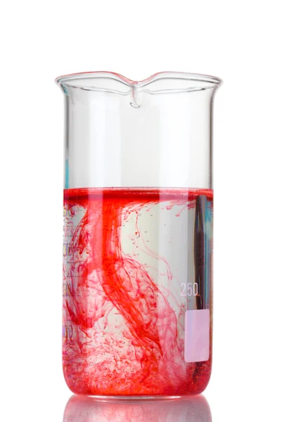 Tube à essai avec liquide rouge isolé sur blanc — Photo