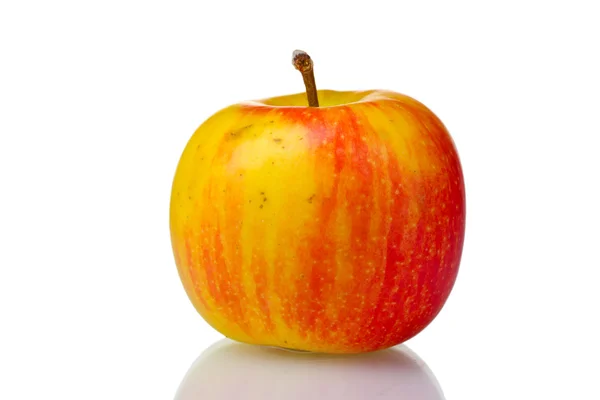 Стиглі смачні яблука ізольовані на білому — стокове фото