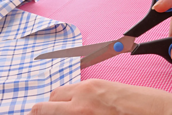 Dressmaker cortes tijeras telas —  Fotos de Stock