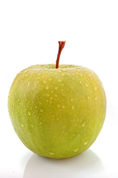 Groene appel op witte achtergrond — Stockfoto